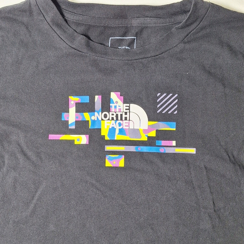 The North Face Girls L 12 Short Sleeve Graphic T-Shirt Black Glitch Logo Crew